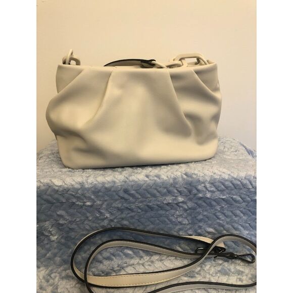 Simply Vera Vera Wang Ganesa Shoulder Bag/Crossbody - Picture 4 of 15
